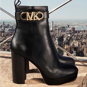 Leather boots - Black color - MK